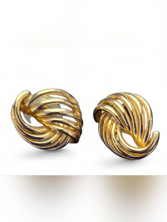 Jewelry - Vintage Pierced Gold Tone Twist Swirl Earrings.